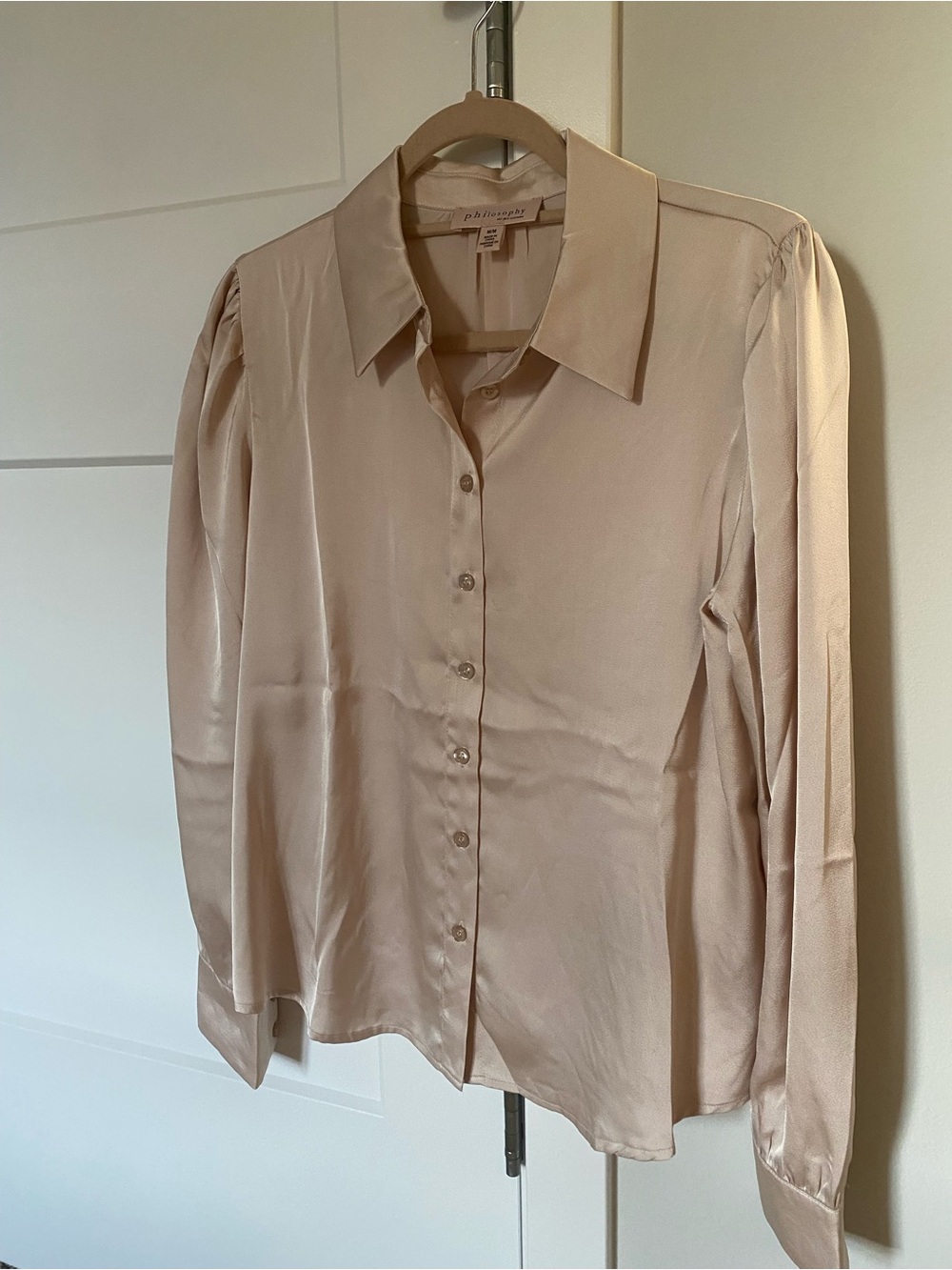 Philosophy woman’s Silk Blouse in Light Champagne 🥂 🍾 🌟
